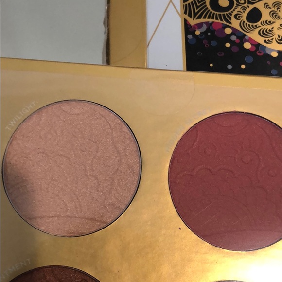 PUR Midnight Masquerade face palette 🎨 - Picture 7 of 7